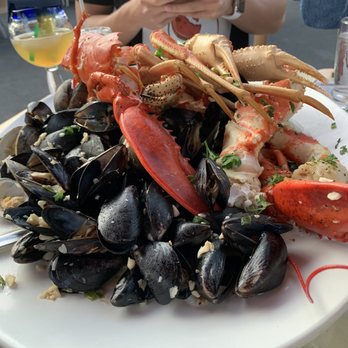 Sammys Fish Box - Italian Feast - Seafood Near Me - Bronx, New York