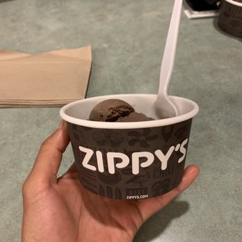 Zippy's Kailua - They only offer chocolate or vanilla. Chocolates good :) - Diners Near Me - Kailua, Hawaii