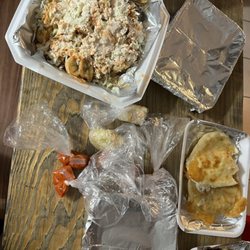 El Rinconcito del Sabor - Pupusas And pollo con tajadas