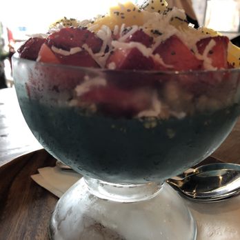 Grain And Berry Key West - Spirulina base - Juice Bars & Smoothies Near Me - Key West, Florida