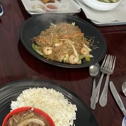 Filipino Beef Steak (Bistek), Chicken Spring Roll/Lumpia (10 Pcs), Sinigang, Rice noodles (Filipino Pancit)