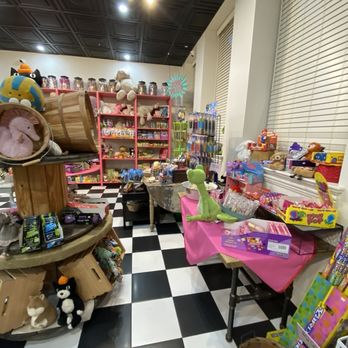 Sugarville - Candy! - Ice Cream & Frozen Yogurt Near Me - Libertyville, Illinois