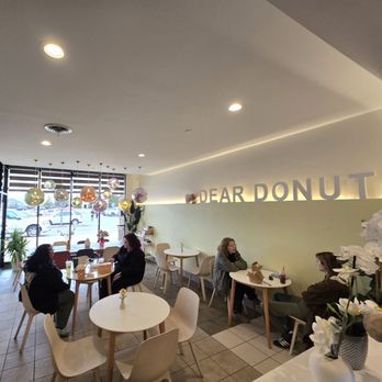 Dear Donuts - Main dining area - Donuts Near Me - St. Charles, Illinois