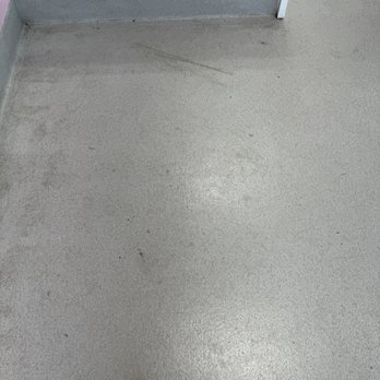Crumbl - Papillion - More dirty floor - Bakeries Near Me - Papillion, Nebraska