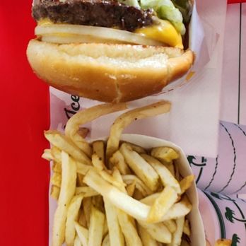 In-N-Out Burger - Cheeseburger combo meal - Fast Food Near Me - Las Vegas, Nevada In-N-Out Burger - Cheeseburger combo meal - Fast Food Near Me - Las Vegas, Nevada