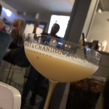 Taste Bar + Kitchen - Cocktail Bars Near Me - Houston, Texas