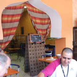 Les Dunes - Une grande arrière salle... et un patron adorable !!! (voui, celui en rose là!!)