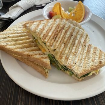 Le Peep - Spinach & Pesto Breakfast Sandwich - Breakfast & Brunch Near Me - Edison, New Jersey
