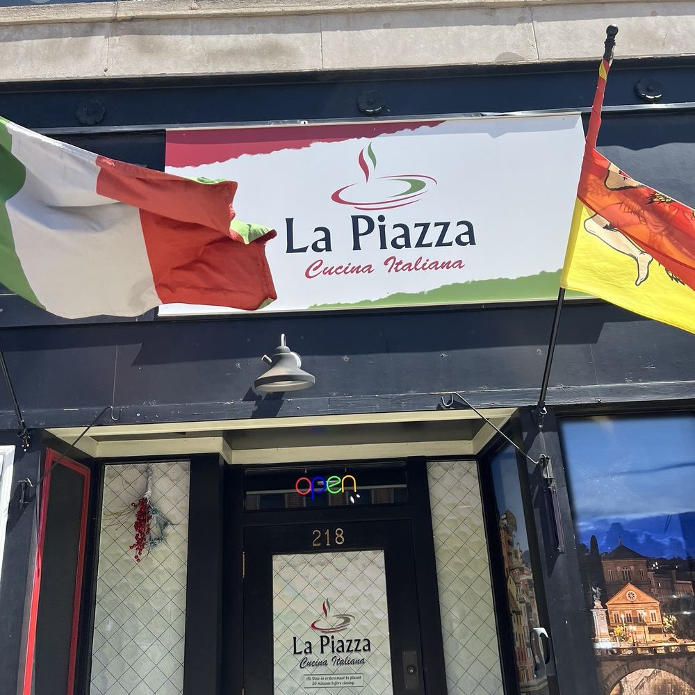 La Piazza - Pizza Near Me - Springfield, Illinois La Piazza - Pizza Near Me - Springfield, Illinois