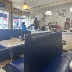 The Bay Diner - Old fashioned dinning place.