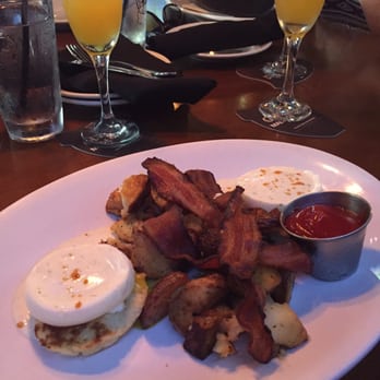 Batch - Bottomless peach bellinis and mimosas + delicious eggs Benedict!! - American Near Me - Miami, Florida Batch - Bottomless peach bellinis and mimosas + delicious eggs Benedict!! - American Near Me - Miami, Florida