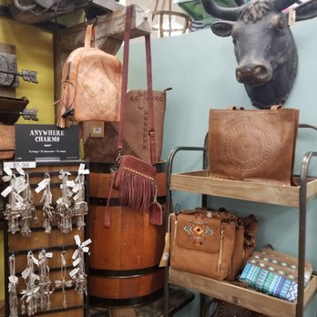 Buc-ee's - Inside - Gas Stations Near Me - Robertsdale, Alabama