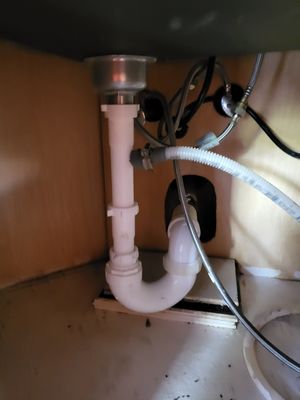 Kitchen sink faucet replacement - Replaced kitchen sink faucet