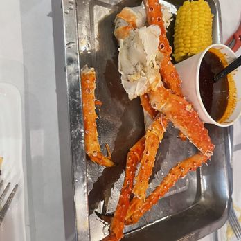 Cracking Crab - 1 lb. Alaskan King Crab Legs - Cajun/Creole Near Me - Montrose, California Cracking Crab - 1 lb. Alaskan King Crab Legs - Cajun/Creole Near Me - Montrose, California