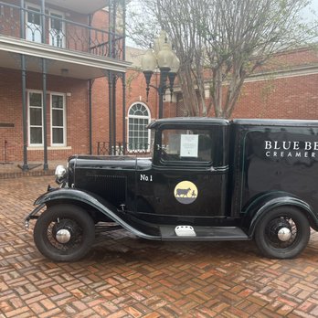 Blue Bell Creameries - Ice Cream & Frozen Yogurt Near Me - Brenham, Texas Blue Bell Creameries - Ice Cream & Frozen Yogurt Near Me - Brenham, Texas