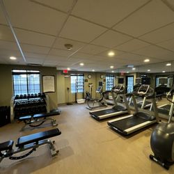 Staybridge Suites Washington D.C. - Greenbelt - The gym is clean.