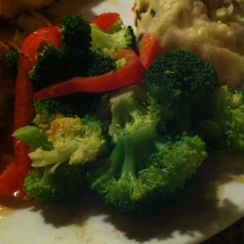 Chart House - Broccoli, red pepper, carrot mix - Seafood Near Me - Alexandria, Virginia