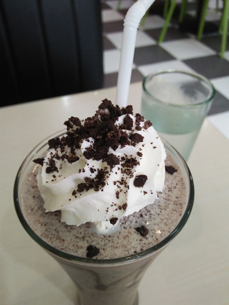 SLASH’S RESTAURANT M. L. Tagarao Street, Lucena City, Quezon