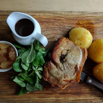 Bel & The Dragon - Suckling pig - Gastropubs Near Me - Windsor, WNM
