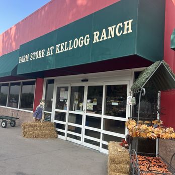 Cal Poly Pomona Farm Store - Fruits & Veggies Near Me - Pomona, California