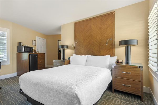 Best Western Plus Stevenson Manor by null