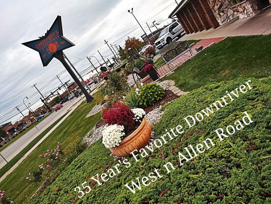 Christoff’s Restaurant by null