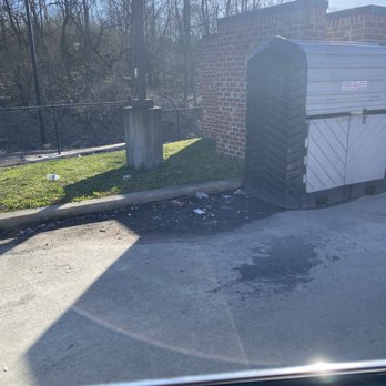 Sheetz - Rodents near dumpster - Gas Stations Near Me - Weirton, West Virginia