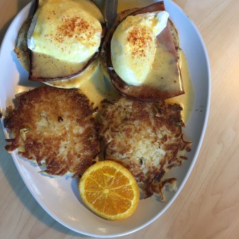 Two Chicks - Eggs Benedict with a side of hash browns. - Breakfast & Brunch Near Me - Reno, Nevada Two Chicks - Eggs Benedict with a side of hash browns. - Breakfast & Brunch Near Me - Reno, Nevada