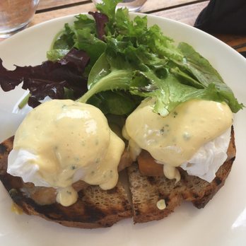 The Roundhouse Hotel - Eggs Benedict with Pork Belly - New American Near Me - Beacon, New York