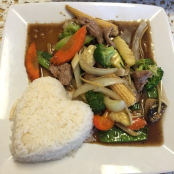 Thai Hut - Thai Near Me - Sacramento, California