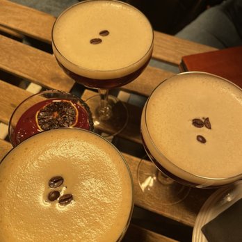 Analogue - Cocktail Bars Near Me - New York, New York