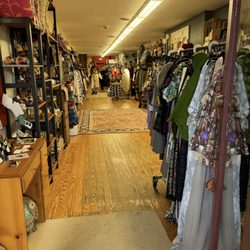 Country Chic - A New & Recycled Boutique - Such a cute and well designed shop