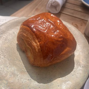 Fig Tree - Pain Au Chocalat - Cafes Near Me - Los Angeles, California