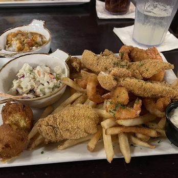 Dons Seafood - Lafayette - Seafood platter - Seafood Near Me - Lafayette, Louisiana Dons Seafood - Lafayette - Seafood platter - Seafood Near Me - Lafayette, Louisiana