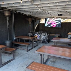 OMG Burgers and More - Outdoor seating
