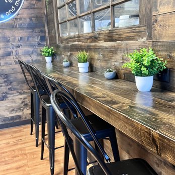 Juice Bar Fort Mill - Eating area - Juice Bars & Smoothies Near Me - Fort Mill, South Carolina Juice Bar Fort Mill - Eating area - Juice Bars & Smoothies Near Me - Fort Mill, South Carolina