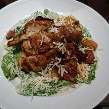Klang Market - En vanlig Caesar-sallad - Restaurants Near Me - Solna, Alberta