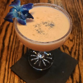 El Criollo Restaurant - Caribbean Near Me - Dracut, Massachusetts