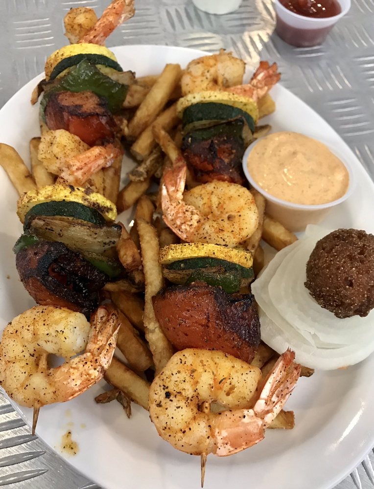 FLYING BURGER Updated October 2024 44 Photos & 123 Reviews 704 S