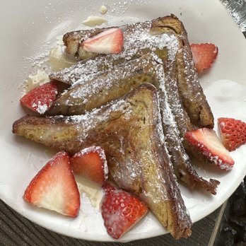 FIVE on the Hill - French toast - Cocktail Bars Near Me - Universal City, California FIVE on the Hill - French toast - Cocktail Bars Near Me - Universal City, California