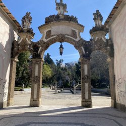 Gate