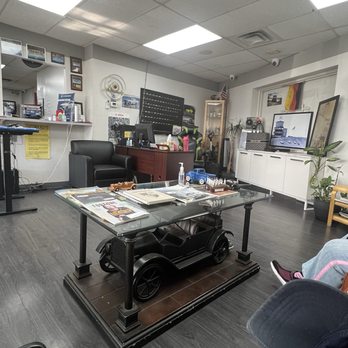German Auto Group - Customer waiting room - Auto Repair Near Me - Springfield, Virginia