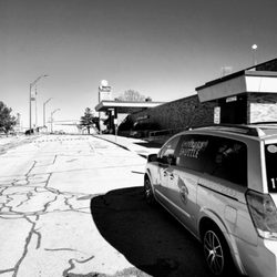 Emperor's Shuttle and Taxi Service - Airport shuttle service servicing Columbia Regional, Lambert , Springfield and MCI