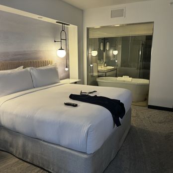 Hotel 1000 - Elegant room - Hotels Near Me - Seattle, Washington