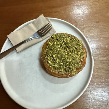 Fábrica Coffee Roasters - Pistachio bun - Coffee Roasteries Near Me - Lisbon, 11 Fábrica Coffee Roasters - Pistachio bun - Coffee Roasteries Near Me - Lisbon, 11