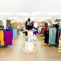Izzies Boutique - Interior