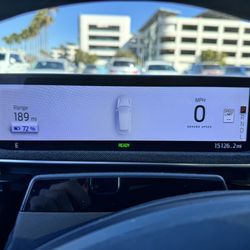 Avis - 72% battery charge when I was given the Ford rental. Picture taken by me.