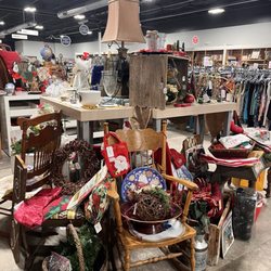 Thriftmart - Inside