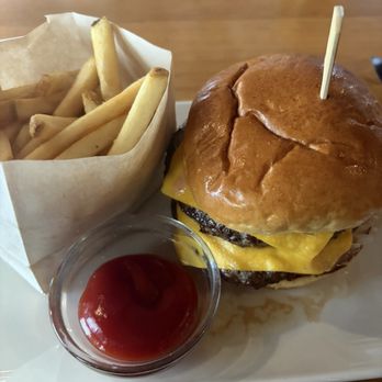 Del Frisco's Grille - Grille Cheeseburger - Steakhouses Near Me - New York, New York