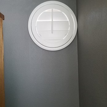 LnA shutters - Porthole in bedroom. - Shades & Blinds Near Me - Riverside, California
